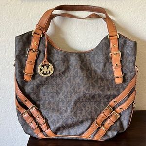 Michael Kors Signature Tote bag